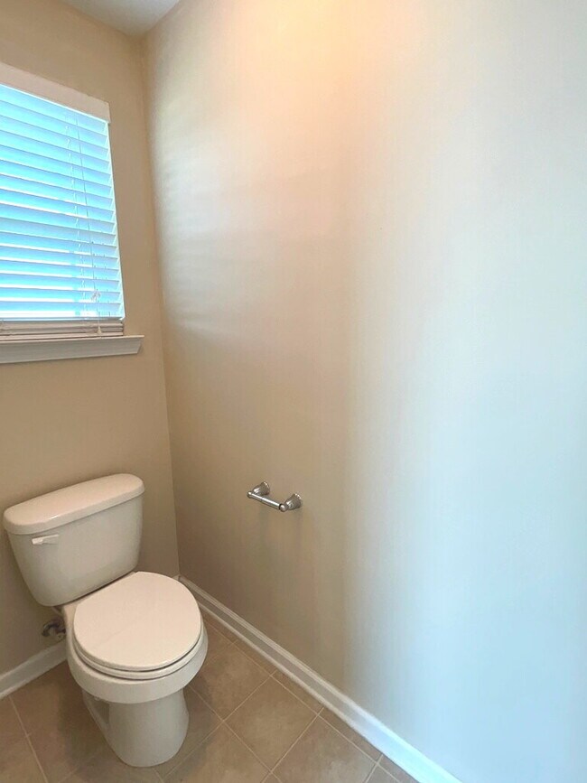 Building Photo - Great Amenities