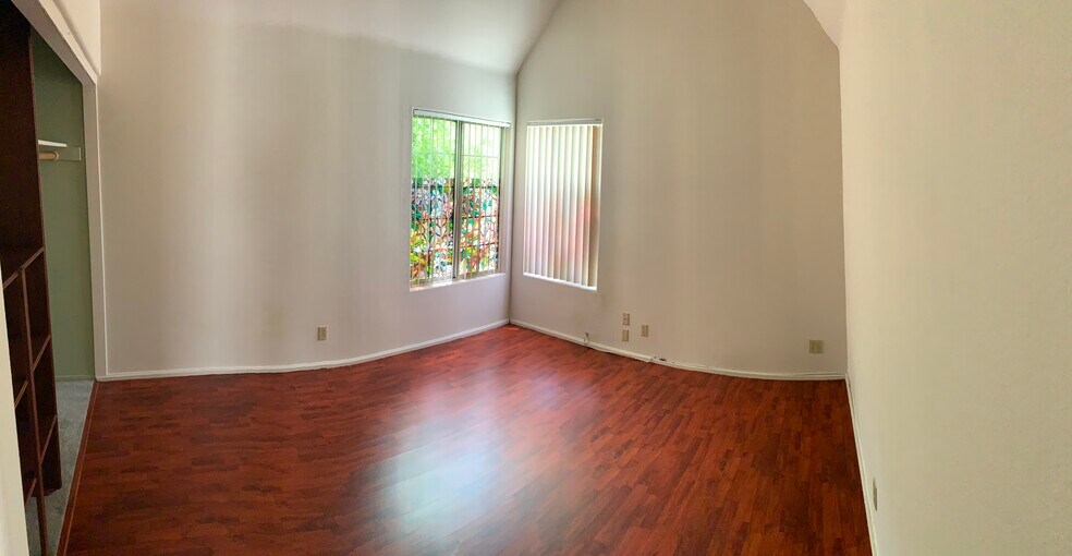 Building Photo - 18316 1/2 Keswick St