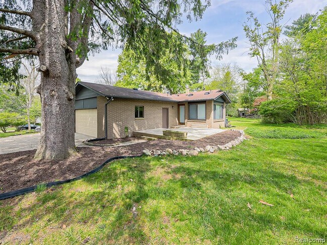 Building Photo - 7580 Thornwood St