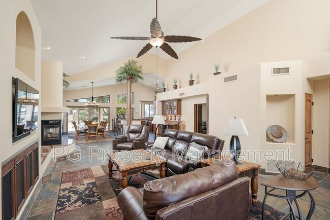 Building Photo - 4725 N Brookview Terrace