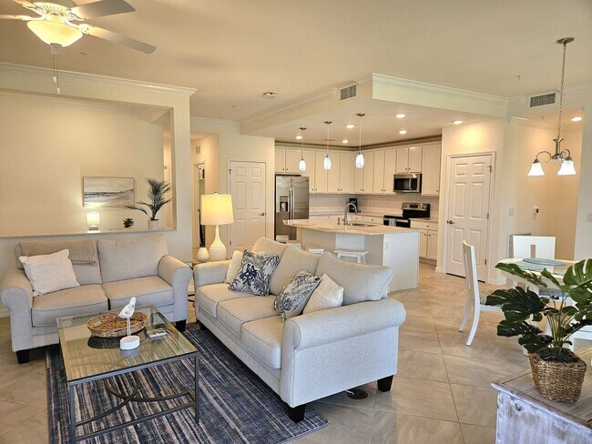 Building Photo - Seasonal Short-Term Sought after Sarasota National (Social Membership) with resort like Amenities!