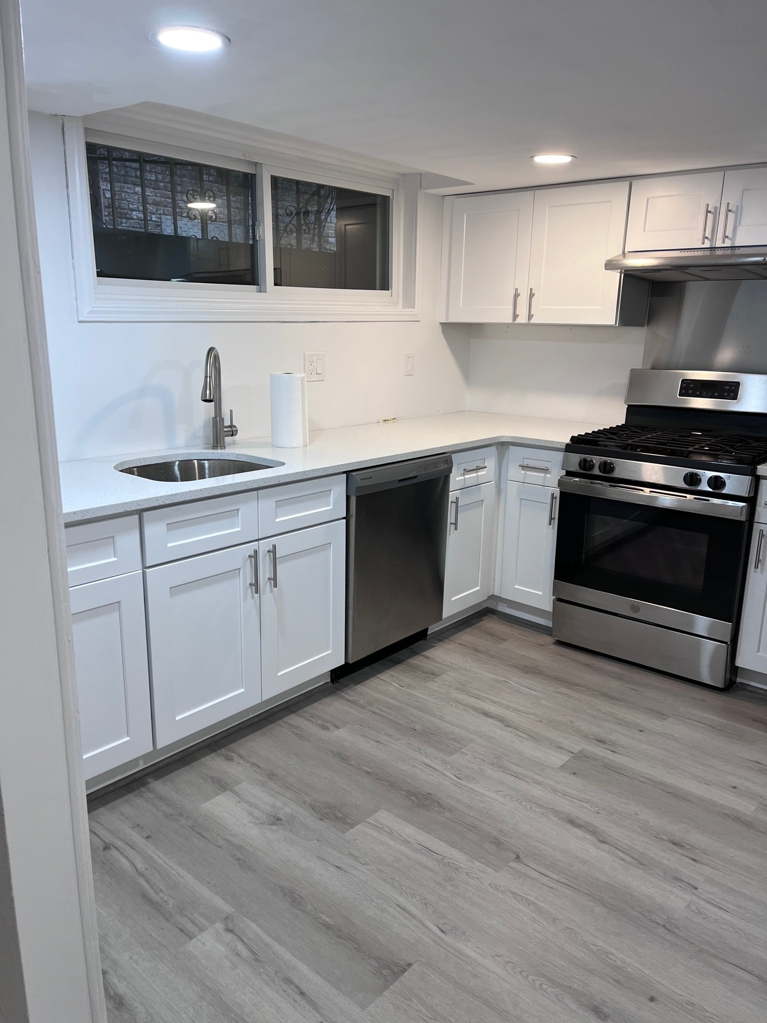 kitchen - 1872 Commonwealth Ave
