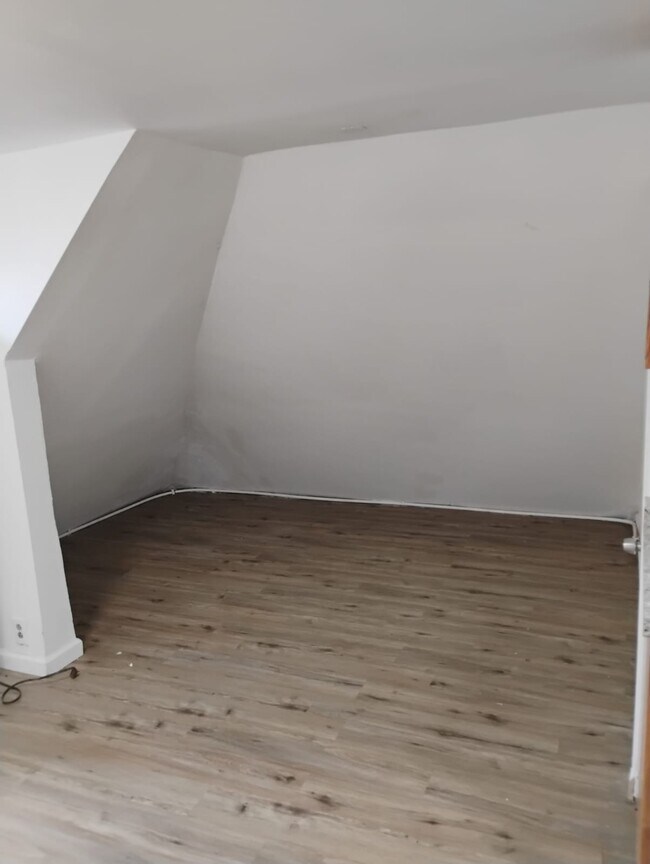 Building Photo - 150 Chestnut Ave