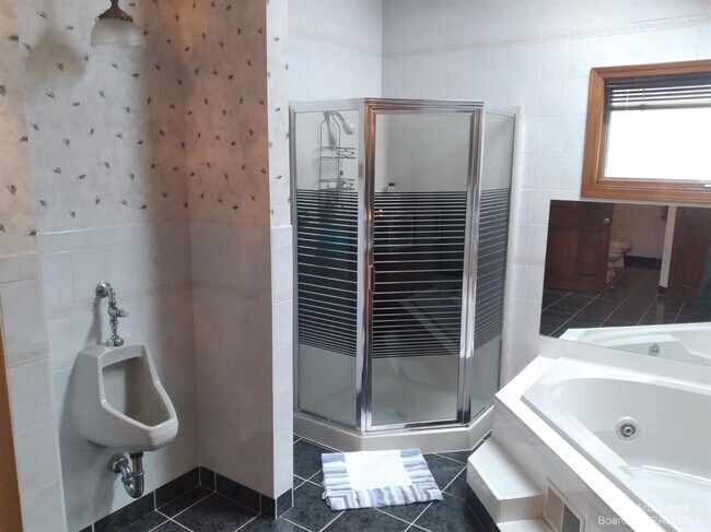 Building Photo - 5383 Textile Rd