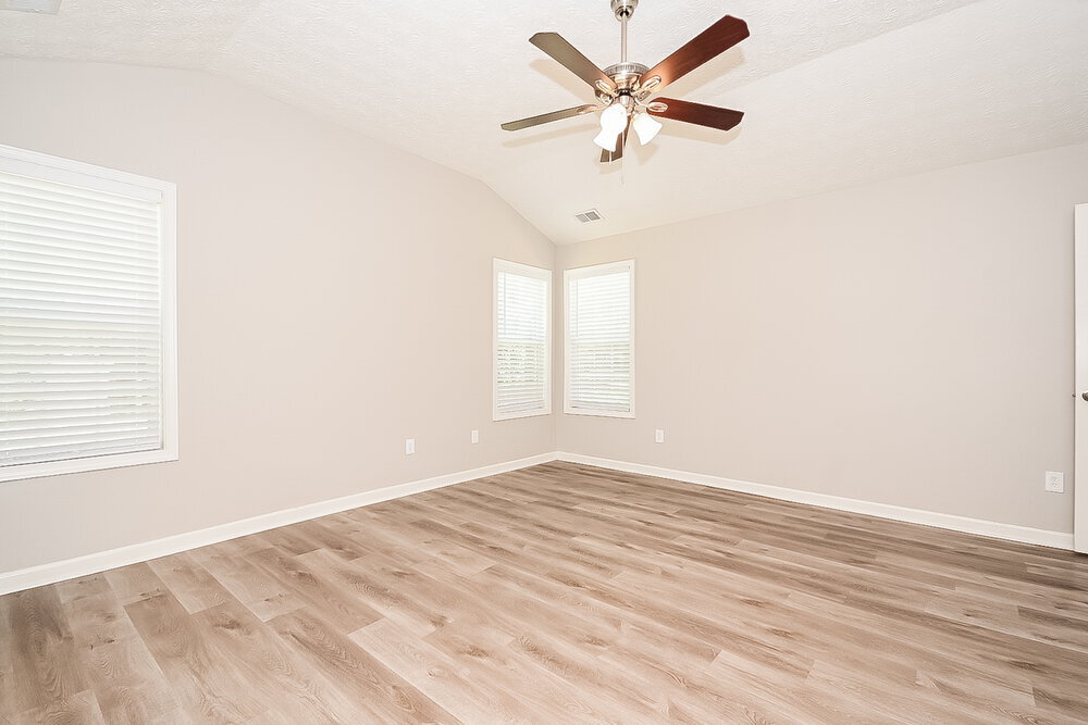 Building Photo - 332 White Oak Way