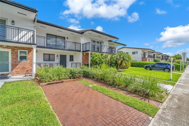 Building Photo - 2211 NE 122nd St