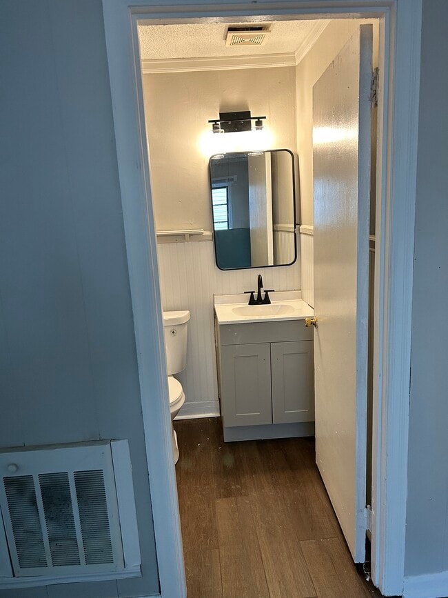 Building Photo - 2409 Ivy St