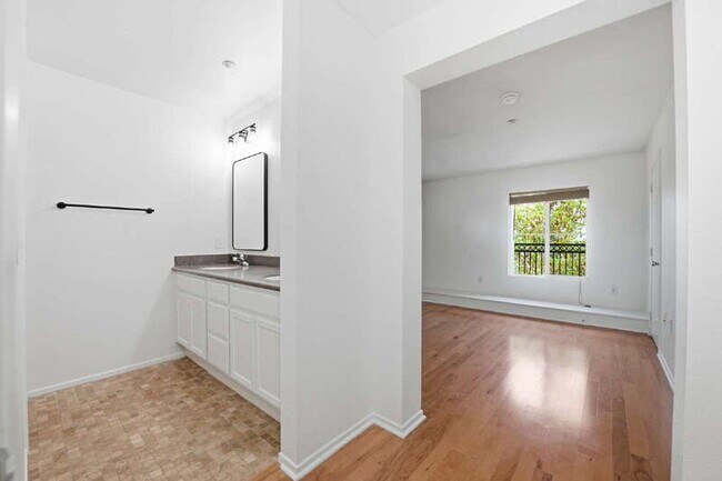 Building Photo - 2175 Caminito Leonzio