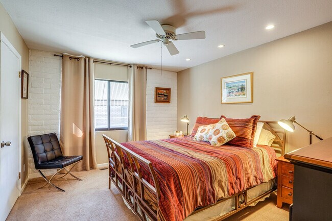 Building Photo - 21 Walking Diamond Dr