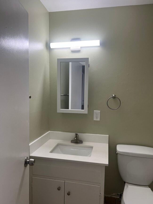 Building Photo - 2124 90th Ave