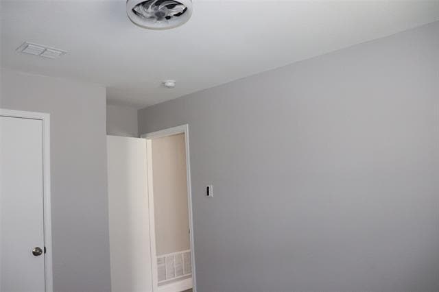 Building Photo - 1425 Knottingham Dr