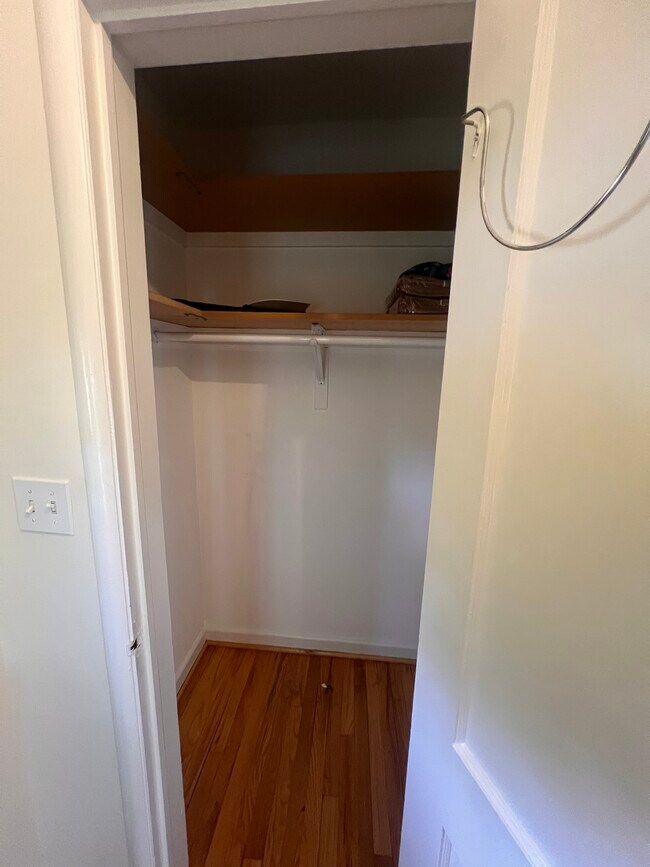 Building Photo - 5602 Hawthorne St