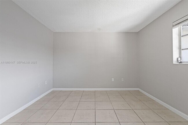 Building Photo - 7330 SW 82nd St