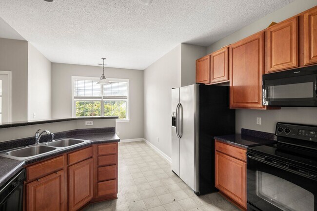 Building Photo - 8 Hadley Park Way