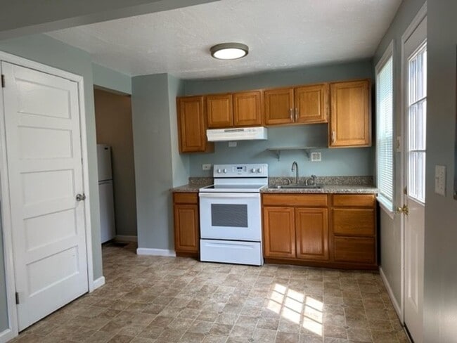 Building Photo - 851 Tioga St