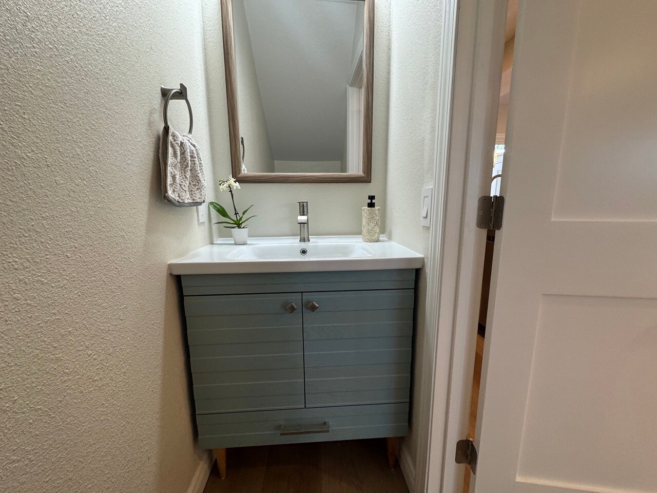 Building Photo - 28835 Conejo View Dr