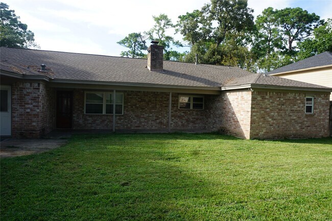 Building Photo - 5911 Pebble Springs Dr
