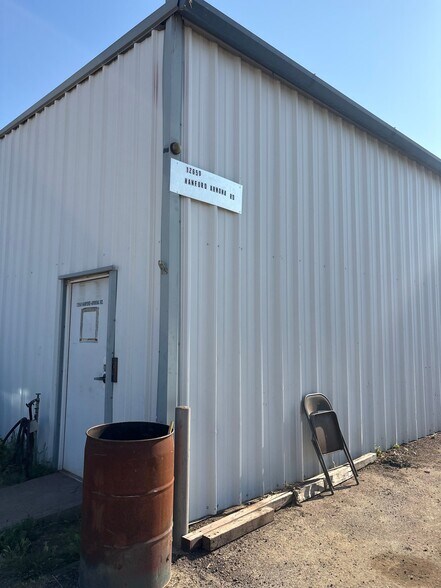 Building Photo - 12650 Hanford Armona Rd