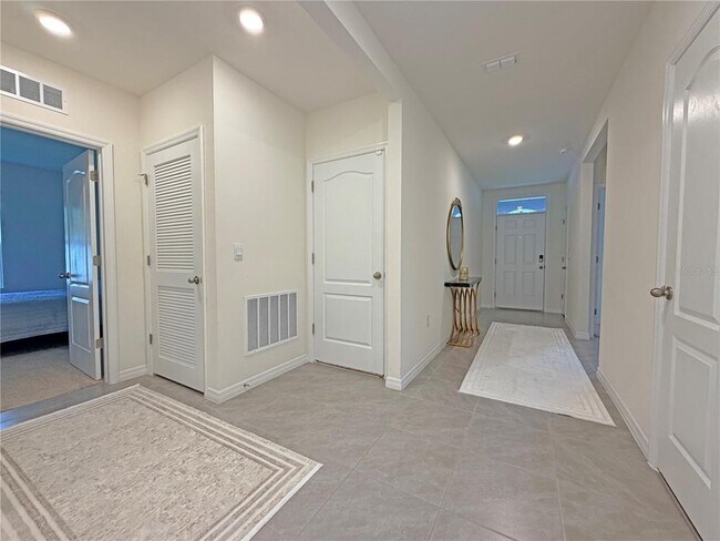 Building Photo - 2920 Blackburn Ave