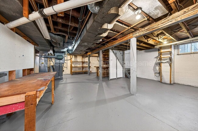 Building Photo - 2424 Oakland Ave