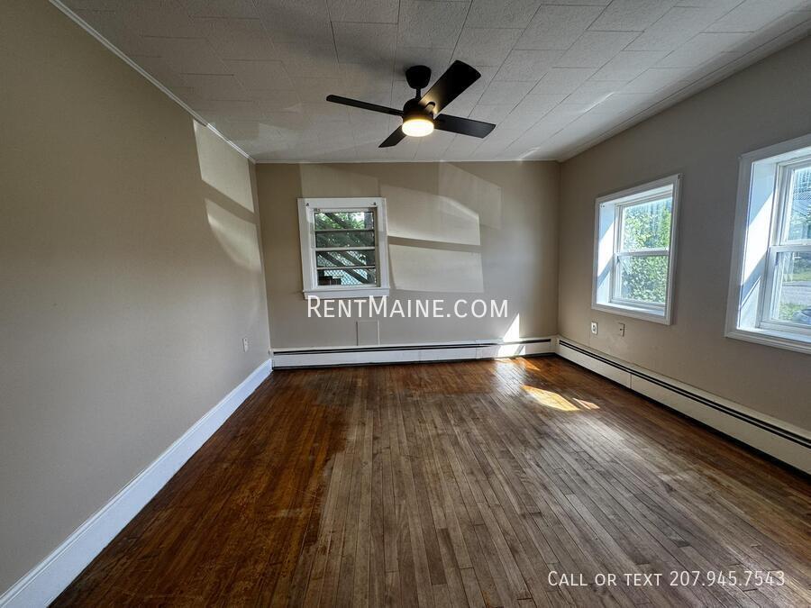 Building Photo - 172 College Ave