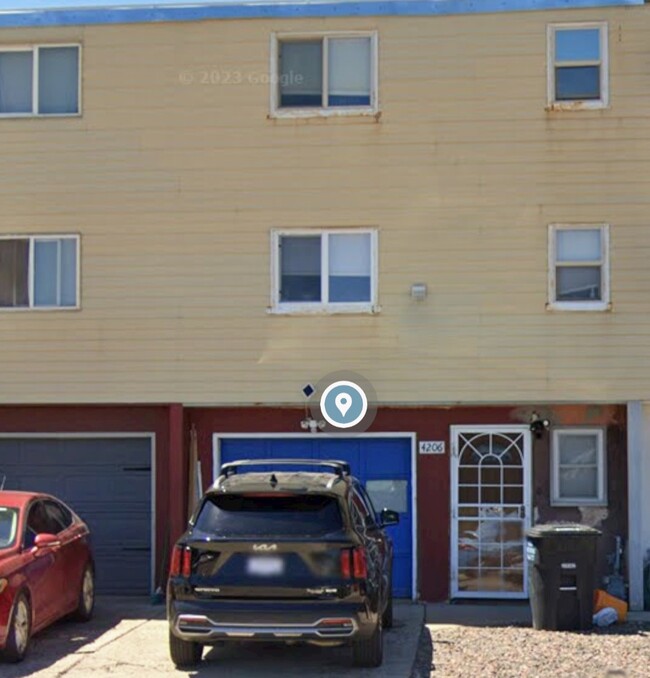 Primary Photo - 4206 Loomis Ave