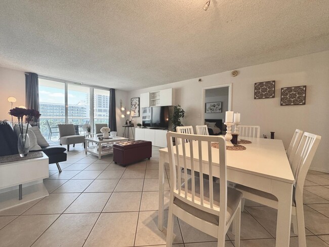Building Photo - 3800 S Ocean Dr
