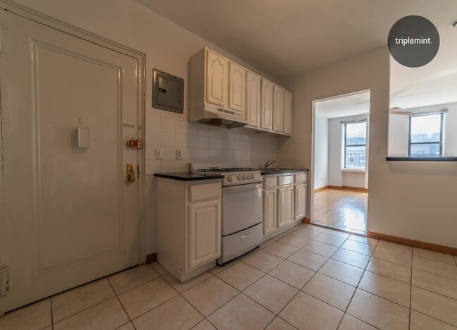 Building Photo - 1712 Second Avenue