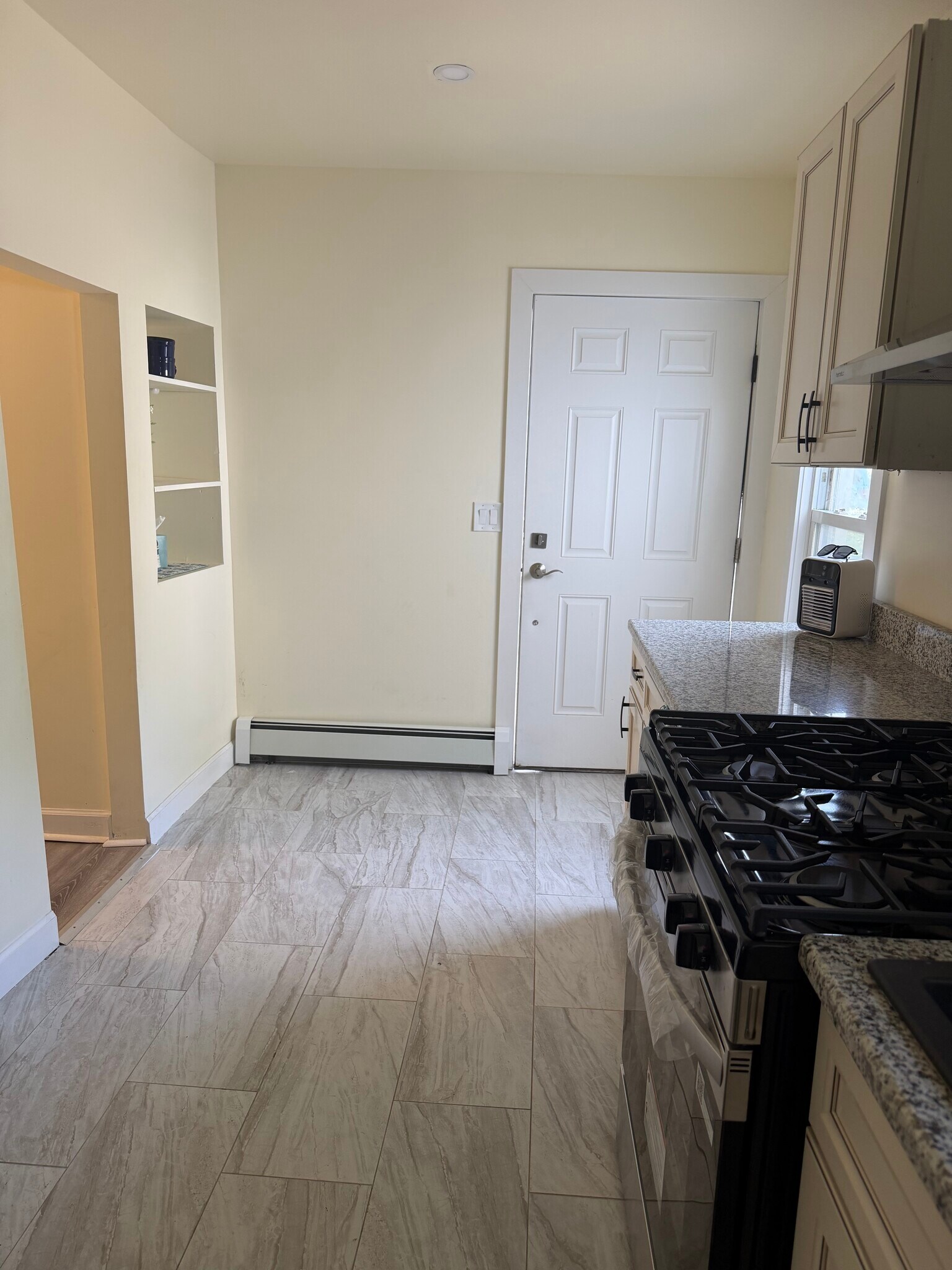 Building Photo - 42 Nelson Ave