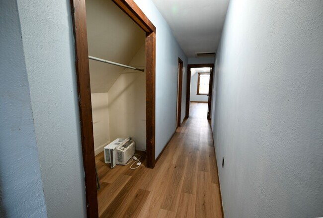 Building Photo - 405-407 W Main St - Duplex