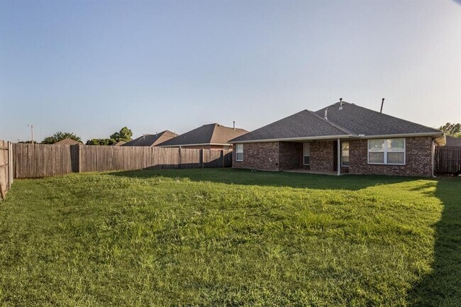 Building Photo - 11444 NW 130th St