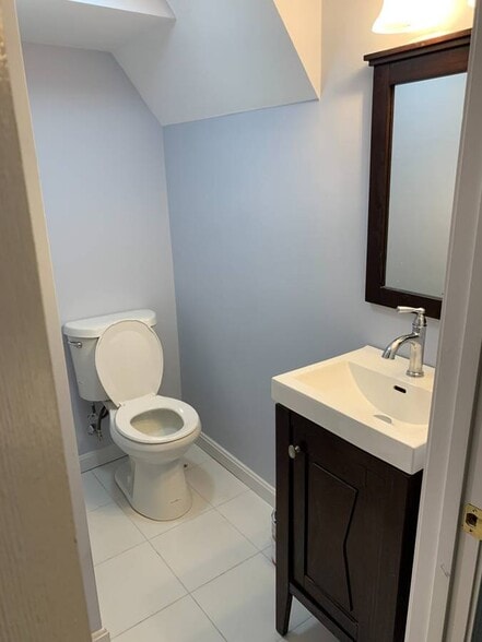 Building Photo - 14 Hardy St