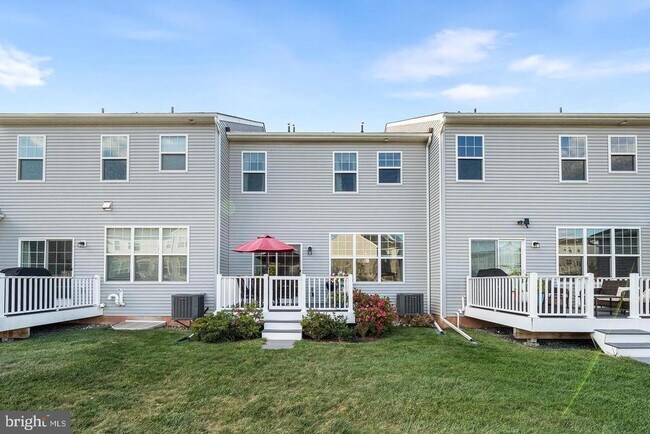 Building Photo - 317 Ridgewood Dr