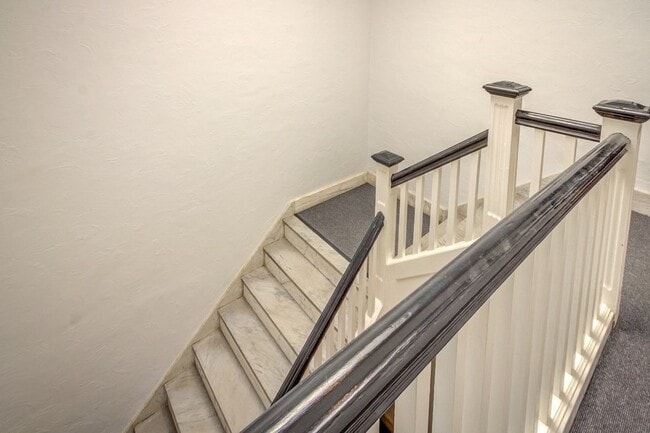 Building Photo - 321 Tappan St