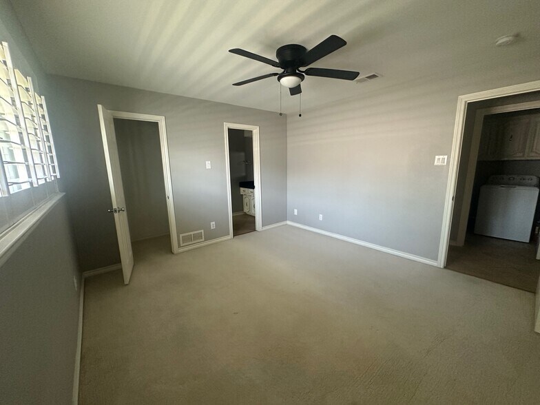 Building Photo - 7010 Claybrook Dr