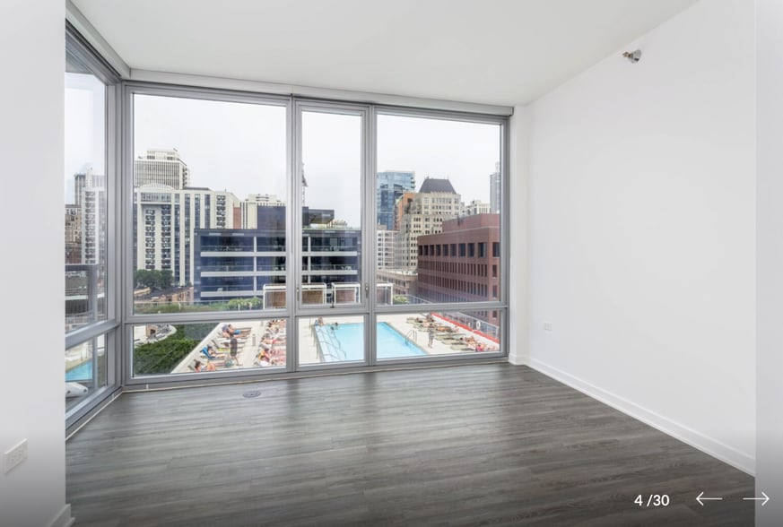 Building Photo - 1212 N La Salle Dr