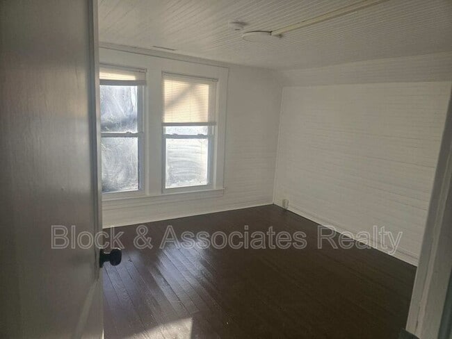 Building Photo - 222 Liberty Rd