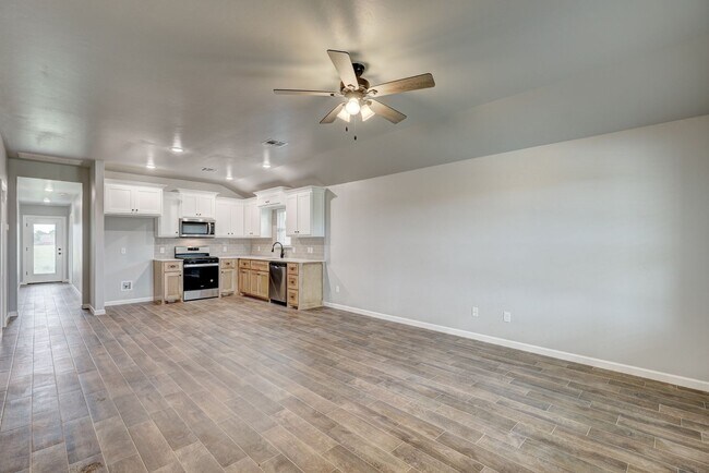 Building Photo - 634 Juniper St