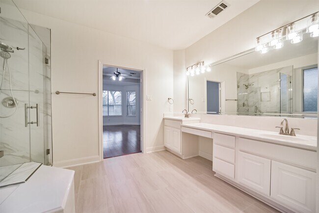 Building Photo - 14015 Falcon Heights Dr