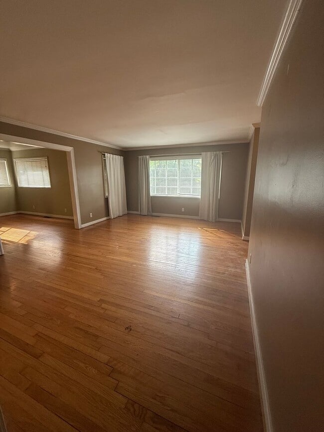 Building Photo - 1144 Del Ray Dr