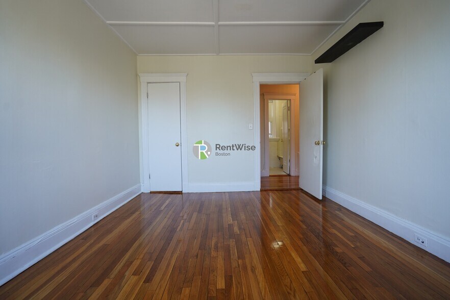 Building Photo - 1185 Boylston St