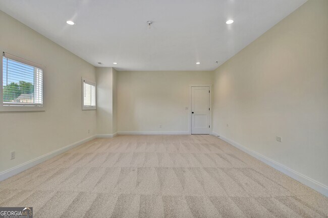 Building Photo - 255 Cicely Wy