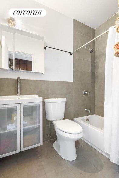 Building Photo - 297 Himrod St