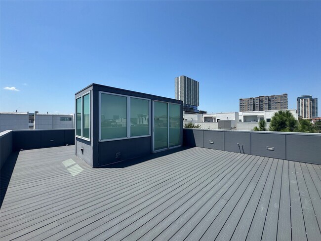 Building Photo - 5301 Chenevert St