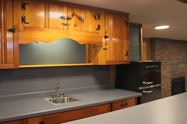 Building Photo - 7036 Willow Ln