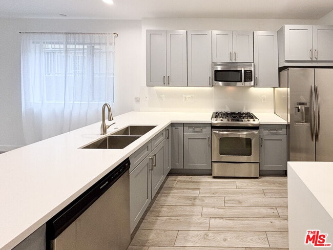 Building Photo - 6001 Carlton Way