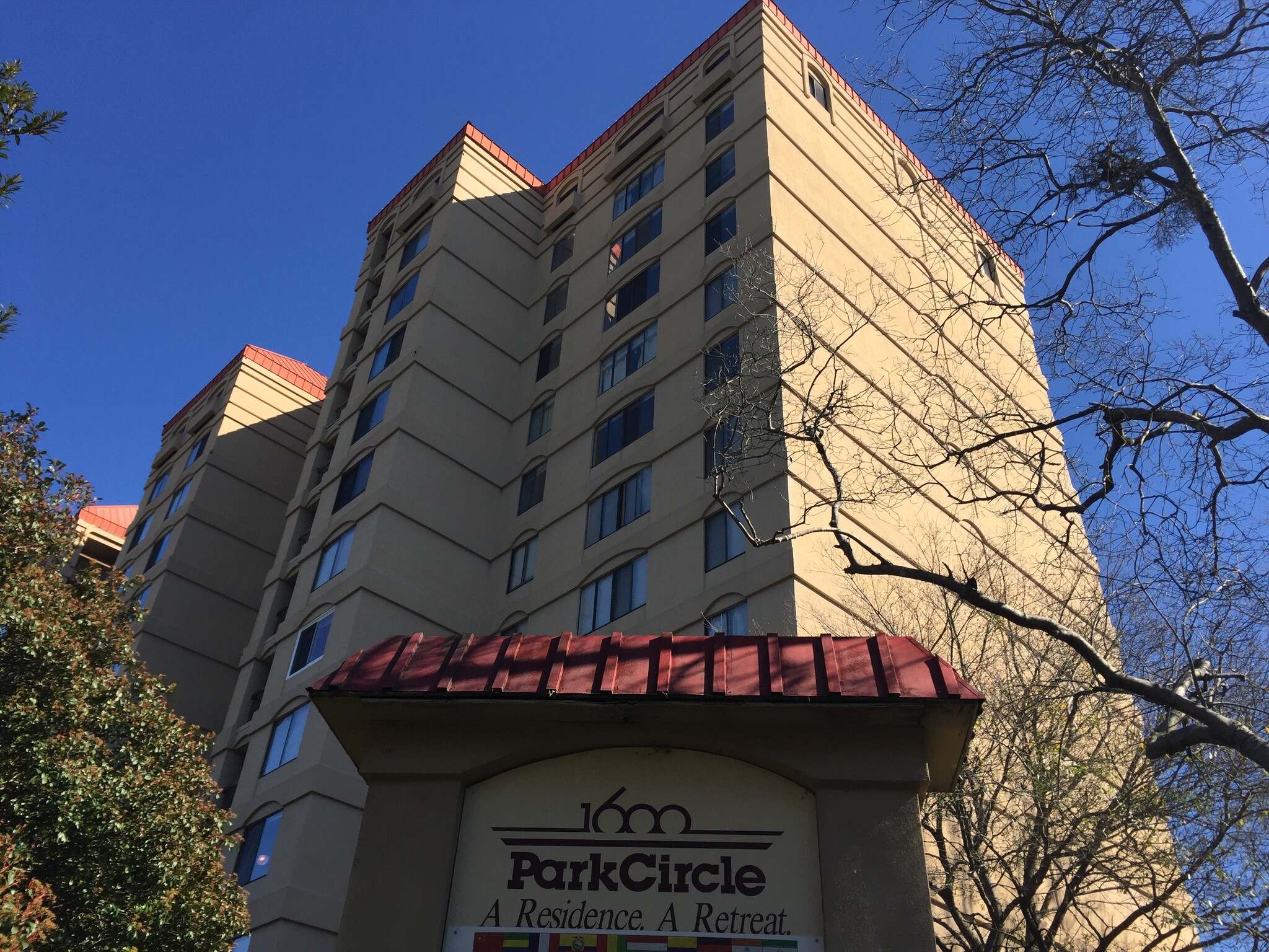 Building Photo - 1600 Park Cir