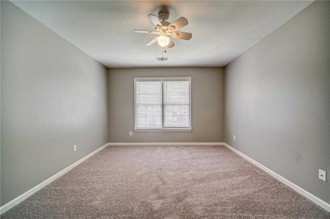 Building Photo - 716 Parkside Dr