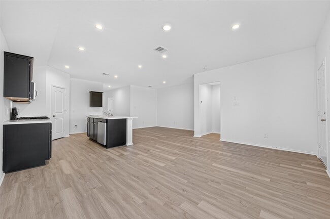 Building Photo - 14556 Lily Plns Dr
