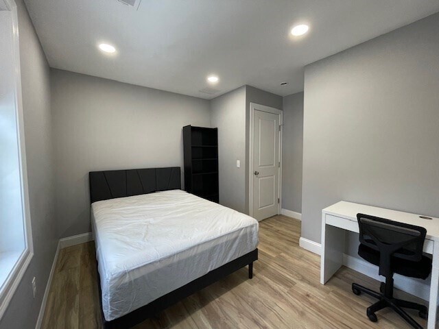 Building Photo - 152 W Main St